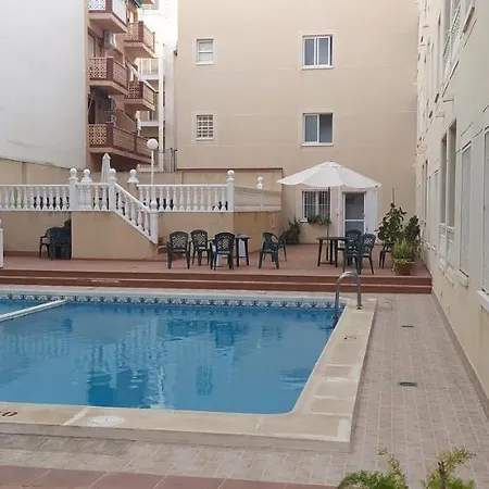 Apartamento Estudio Wifi Baño 1 Sofá Cama Doble Piscina Playa 100mts Torrevieja