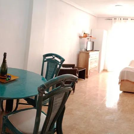 Estudio Wifi Baño 1 Sofá Cama Doble Piscina Playa 100mts * Torrevieja